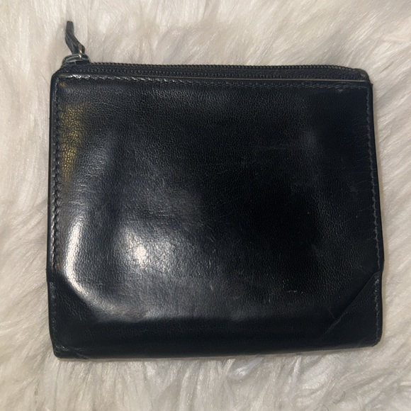 Authentic Gucci Black Leather Bifold Wallet With Silver Metal GUC - Picture 6 of 16